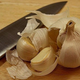 Illustration for article titled Cooking Garlic the Wrong Way Can Make It Turn Blue